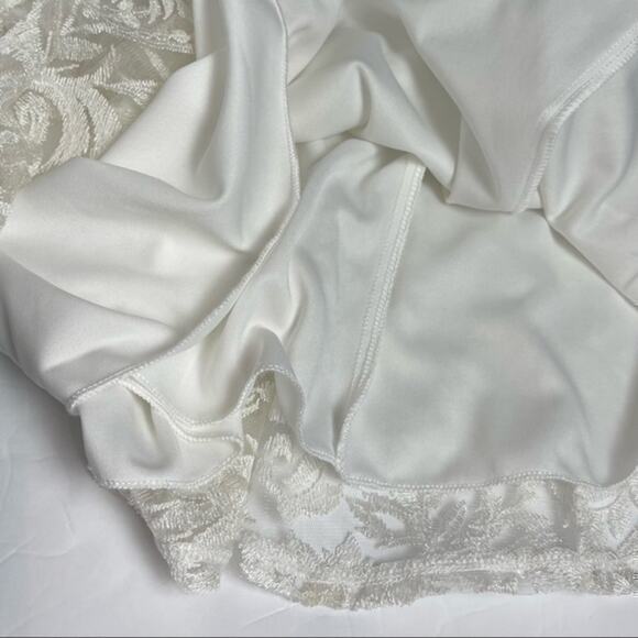 Xtraordinary White Lace Dress NWT Size 11 - Picture 9 of 14
